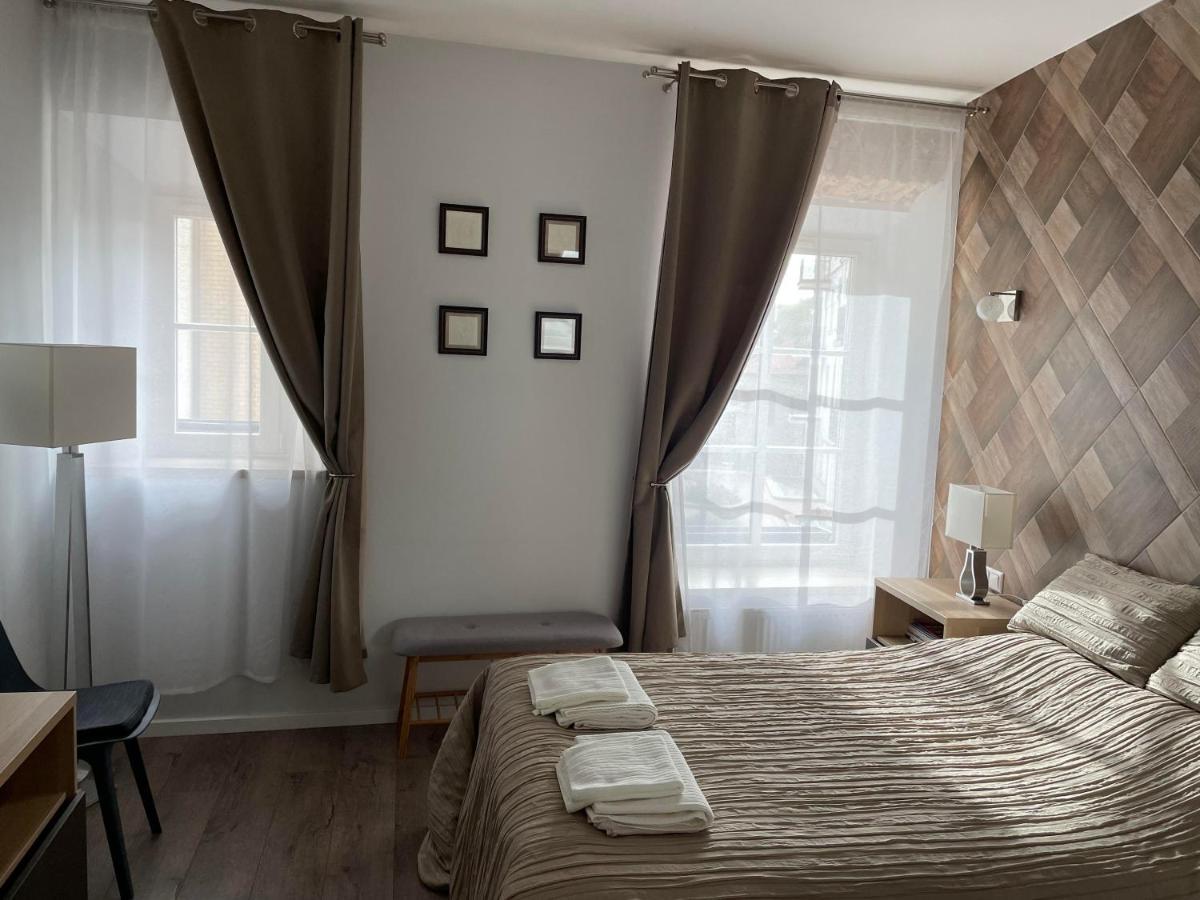 American Flat In The Heart Of Vilna